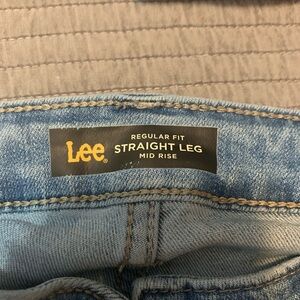Lee Jeans- like new. Straight leg, regular fit mid-rise